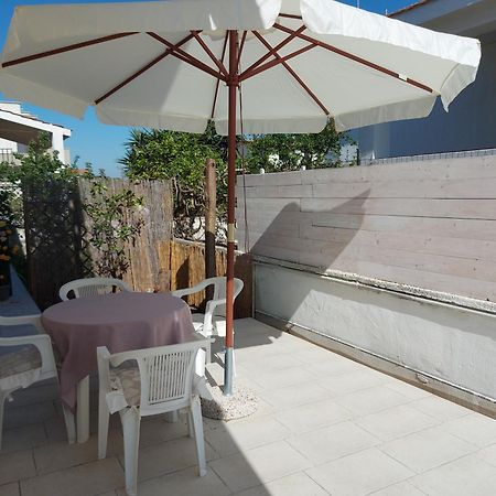 Casa Vacanza Fiori Di Maggio Pulsano Bagian luar foto