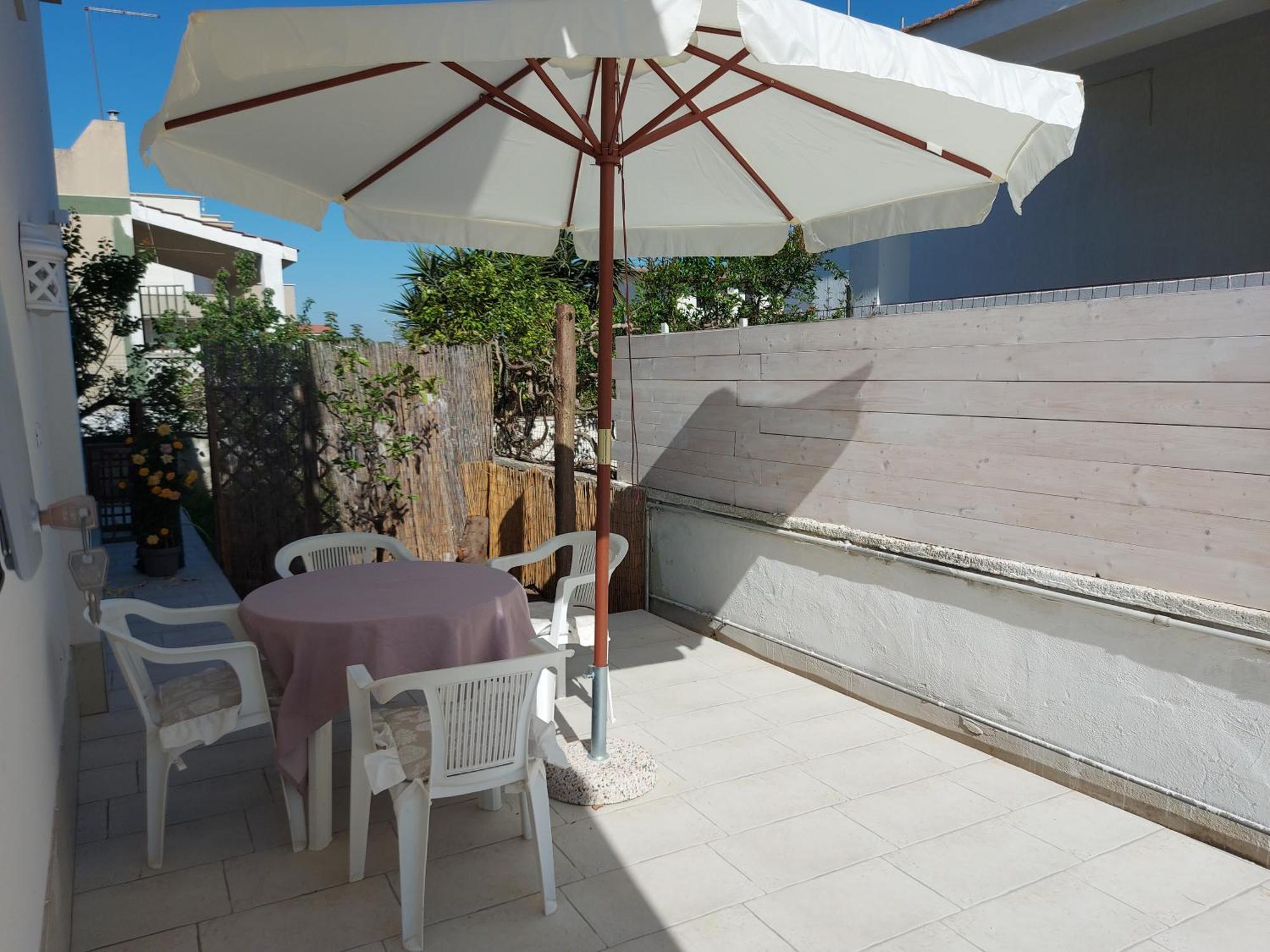 Casa Vacanza Fiori Di Maggio Pulsano Bagian luar foto